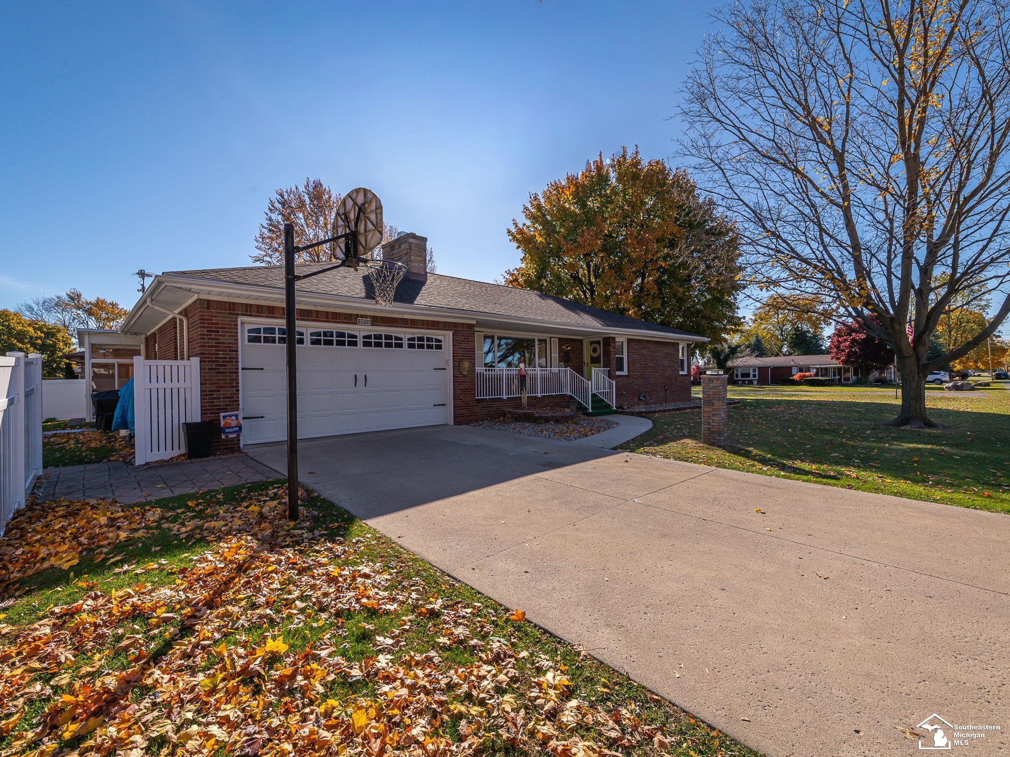 Monroe Charter Township, Michigan 48161, United States, 3 Bedrooms Bedrooms, ,3 BathroomsBathrooms,Residential,Active,240681