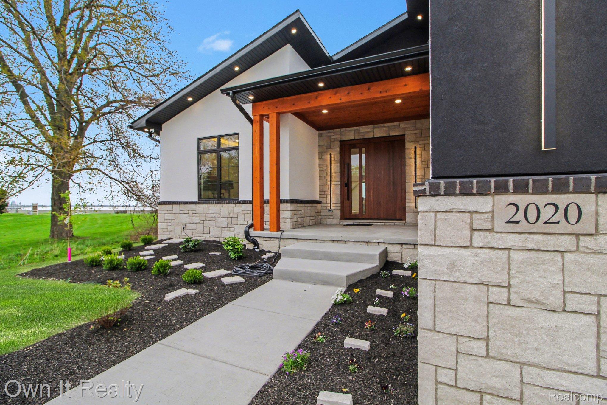 2020 Edgewater Street