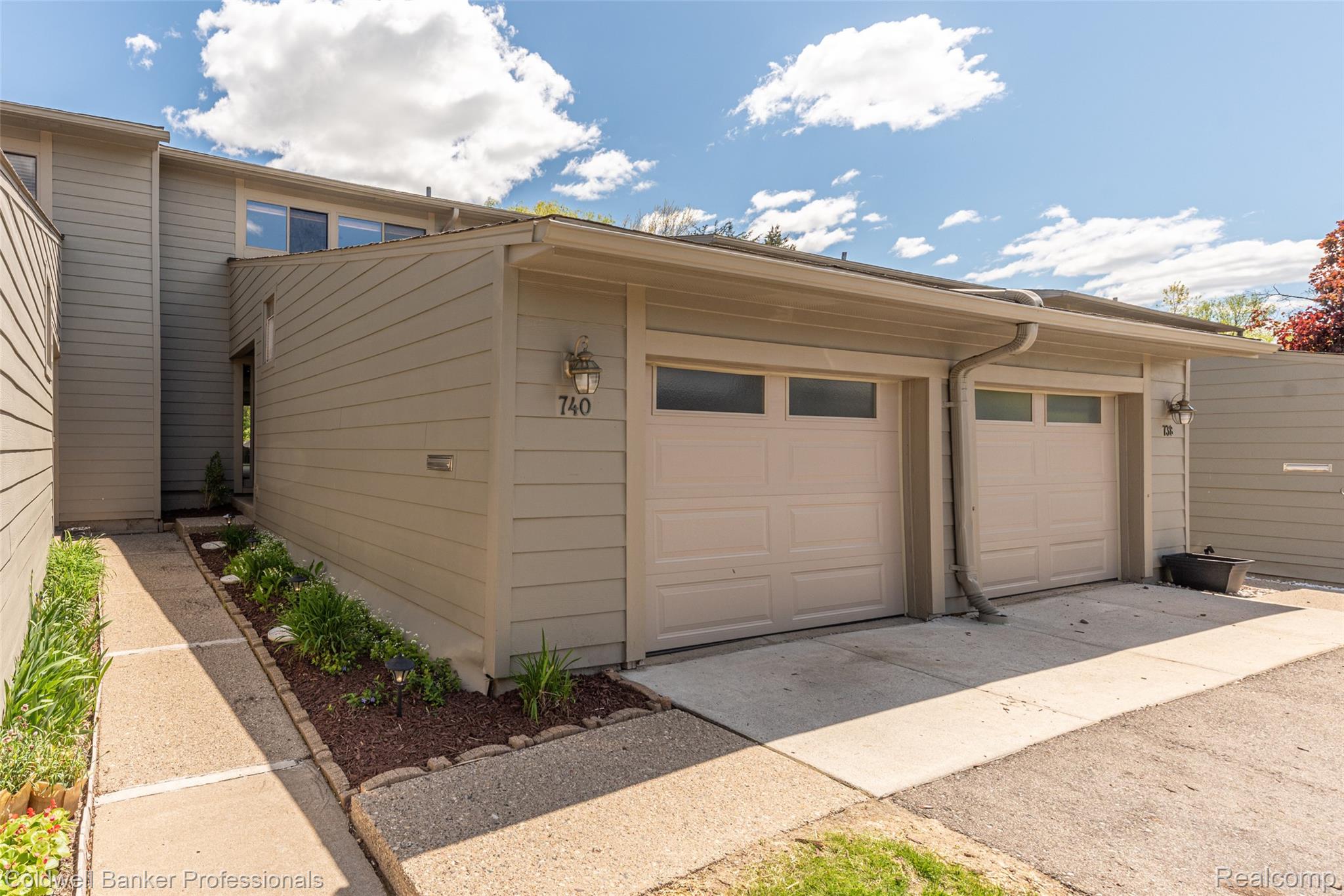 740 Peninsula Court