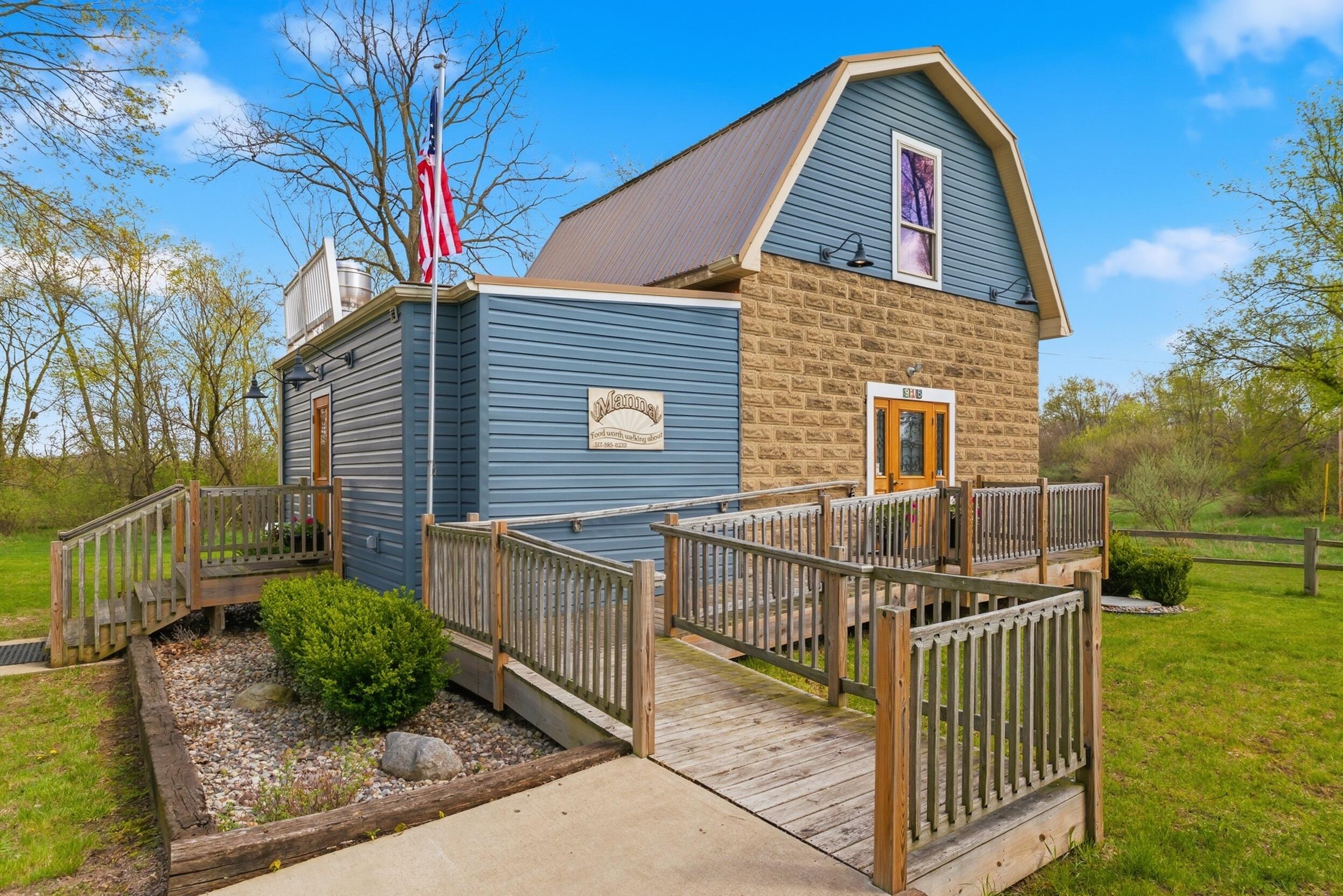 915 S Clinton Street