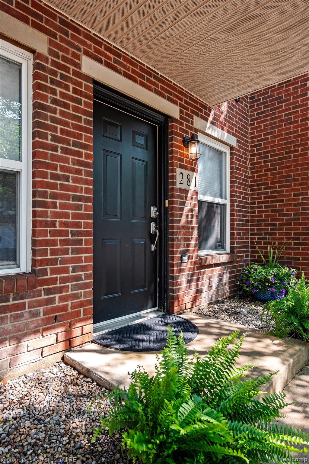 281 E Palmer Street 7