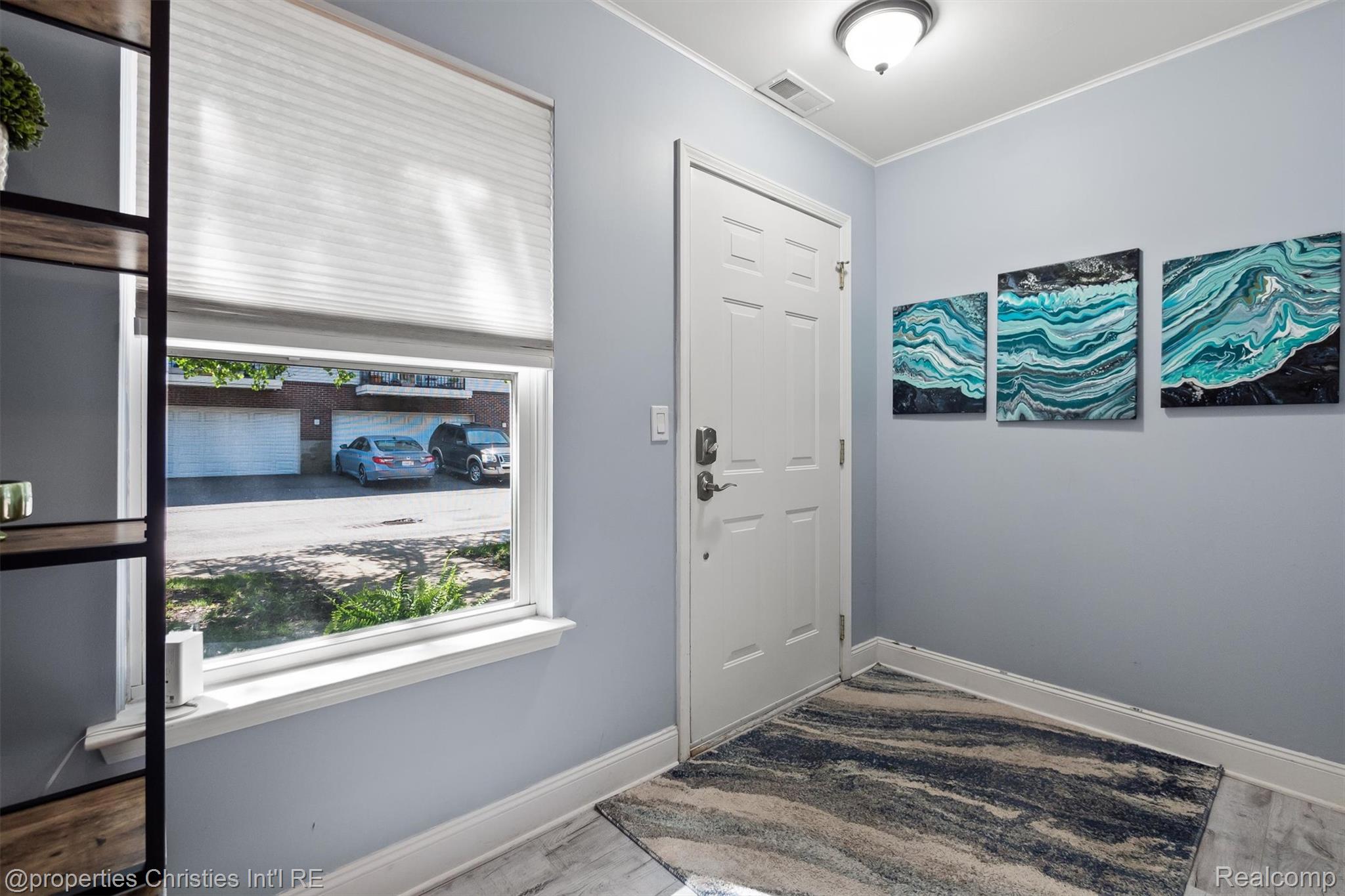 281 E Palmer Street 7