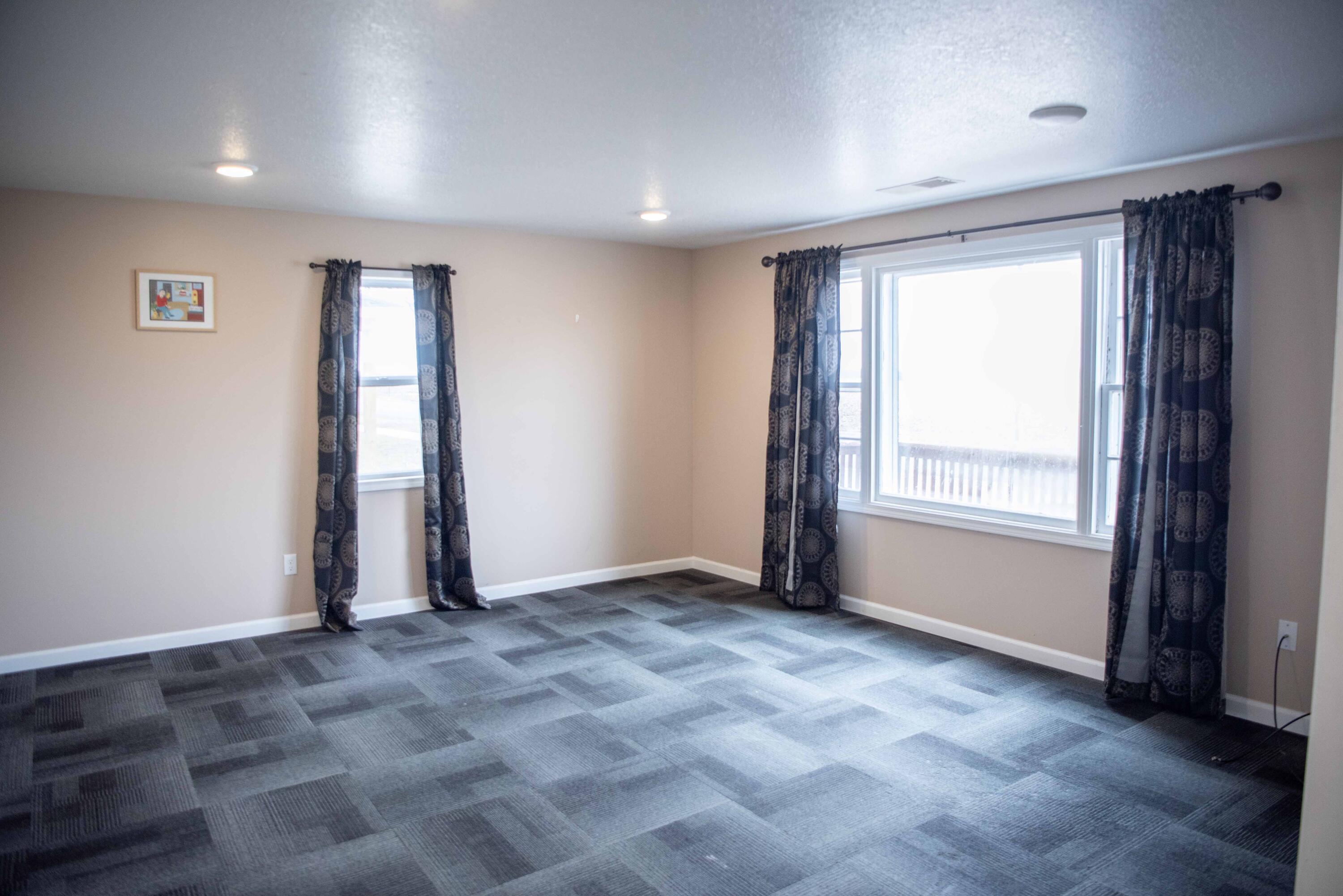 545 N Midland Street