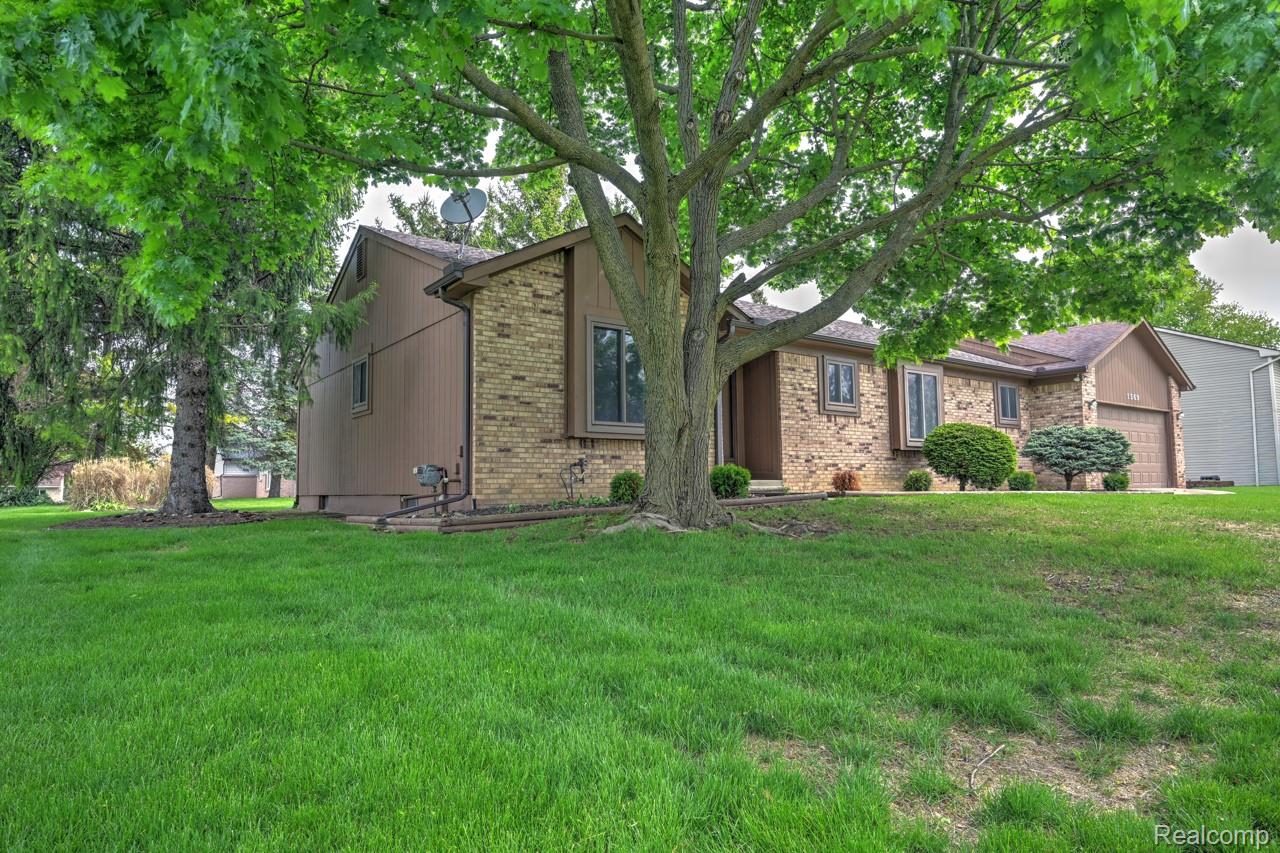1569 Oak Grove Drive