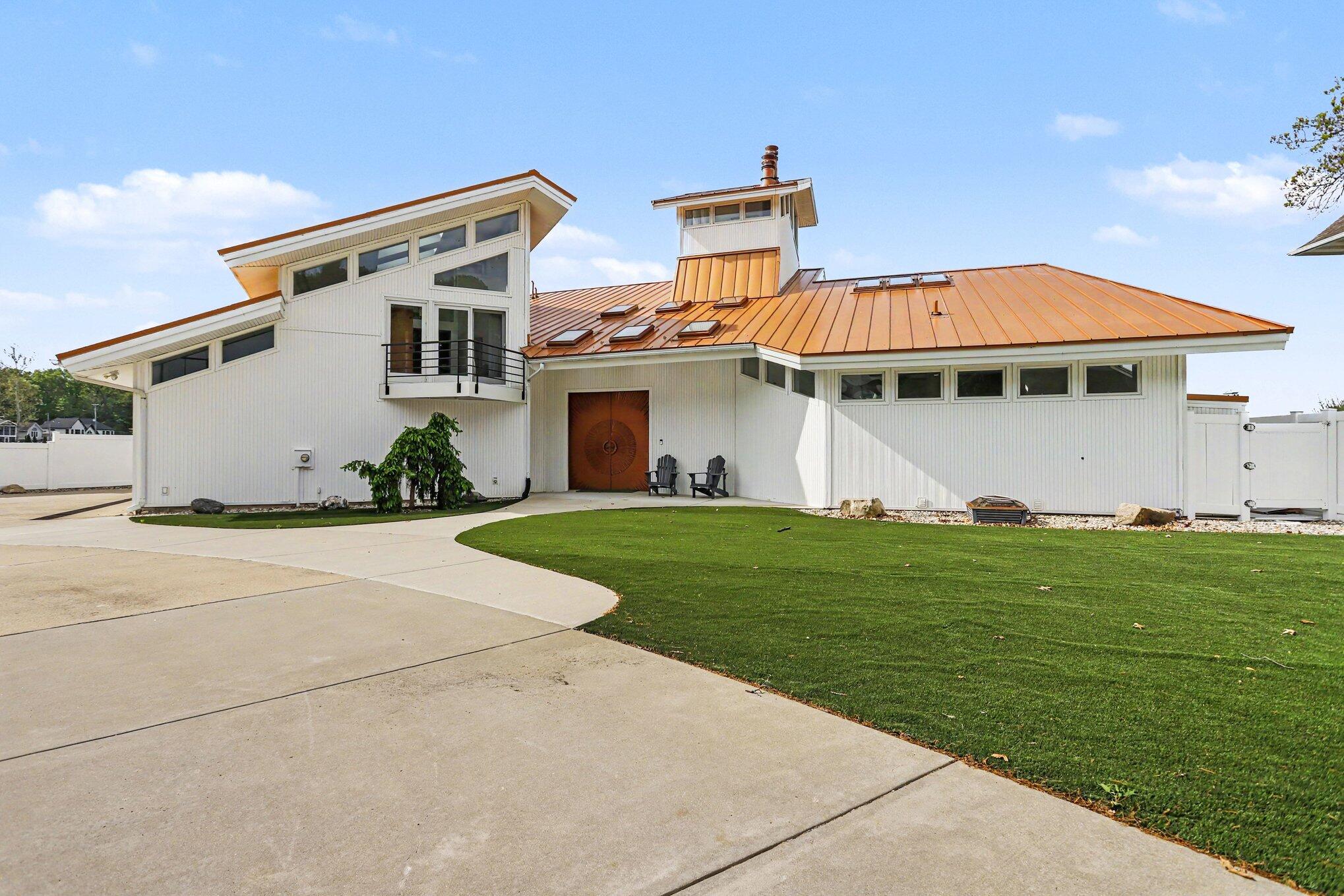 1046 N Eagle Lake Drive