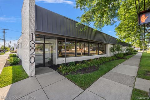 1316 N CAMPBELL Road Q Royal Oak City MI 48067