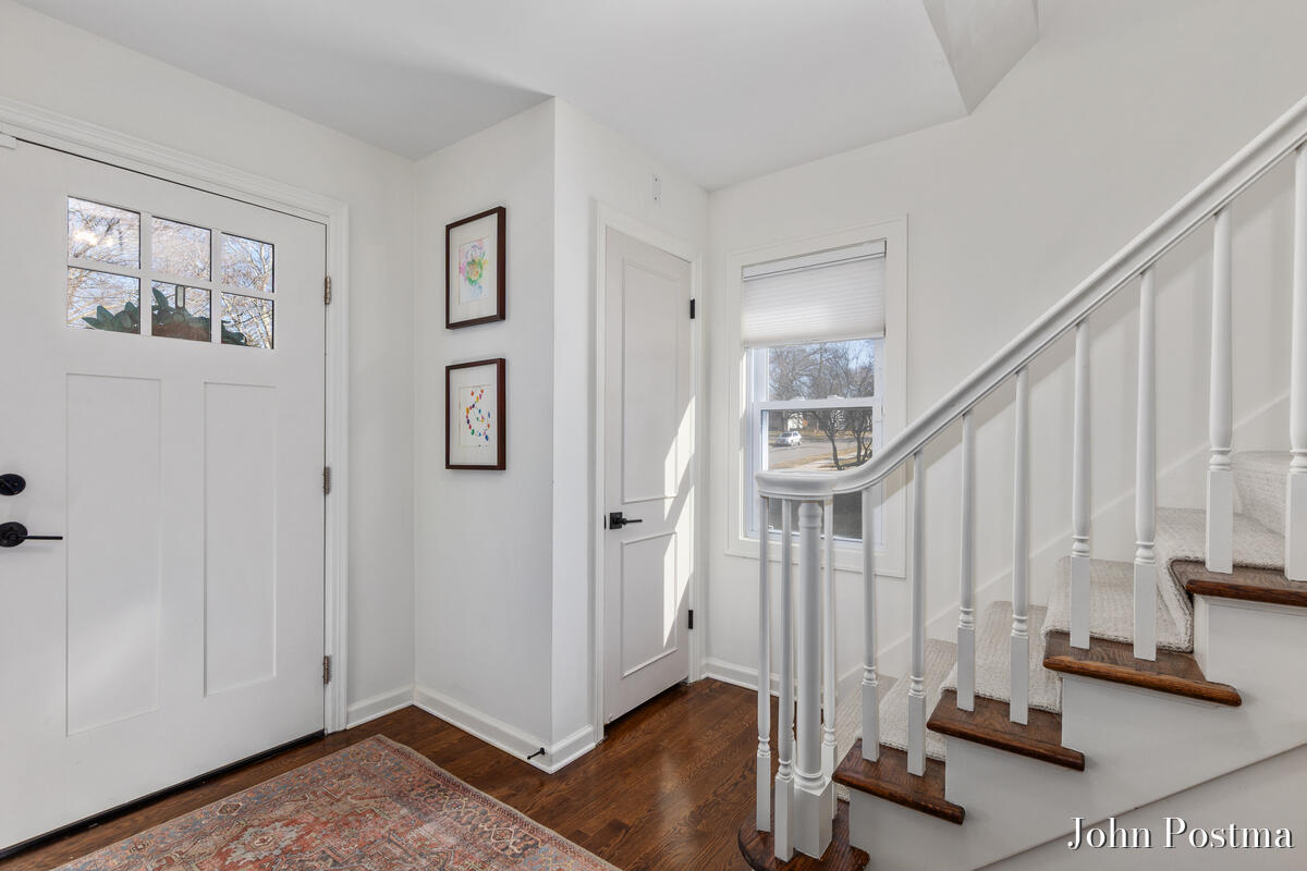 2544 Maplewood Drive SE