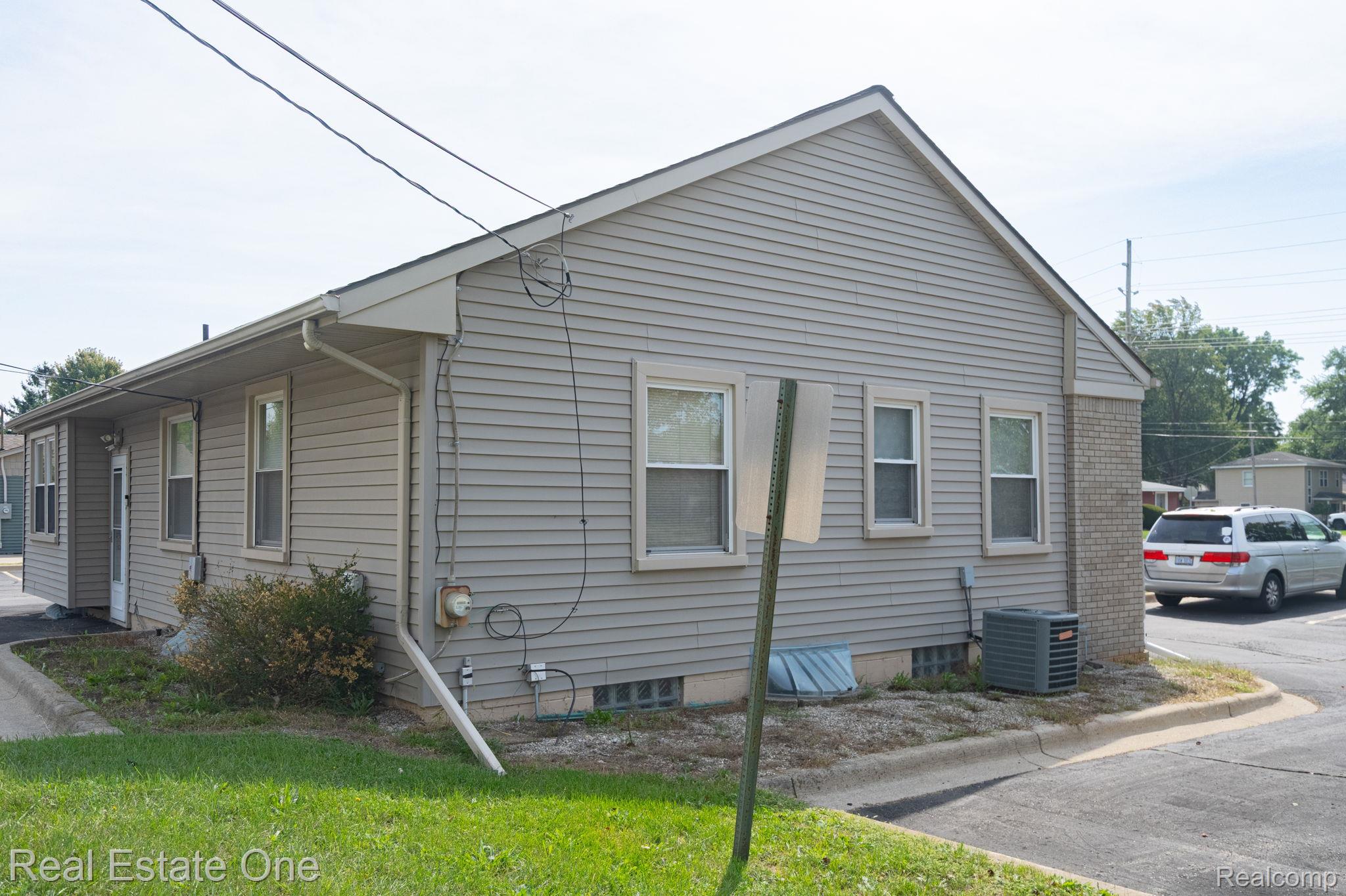 4564-4568 W Walton Boulevard