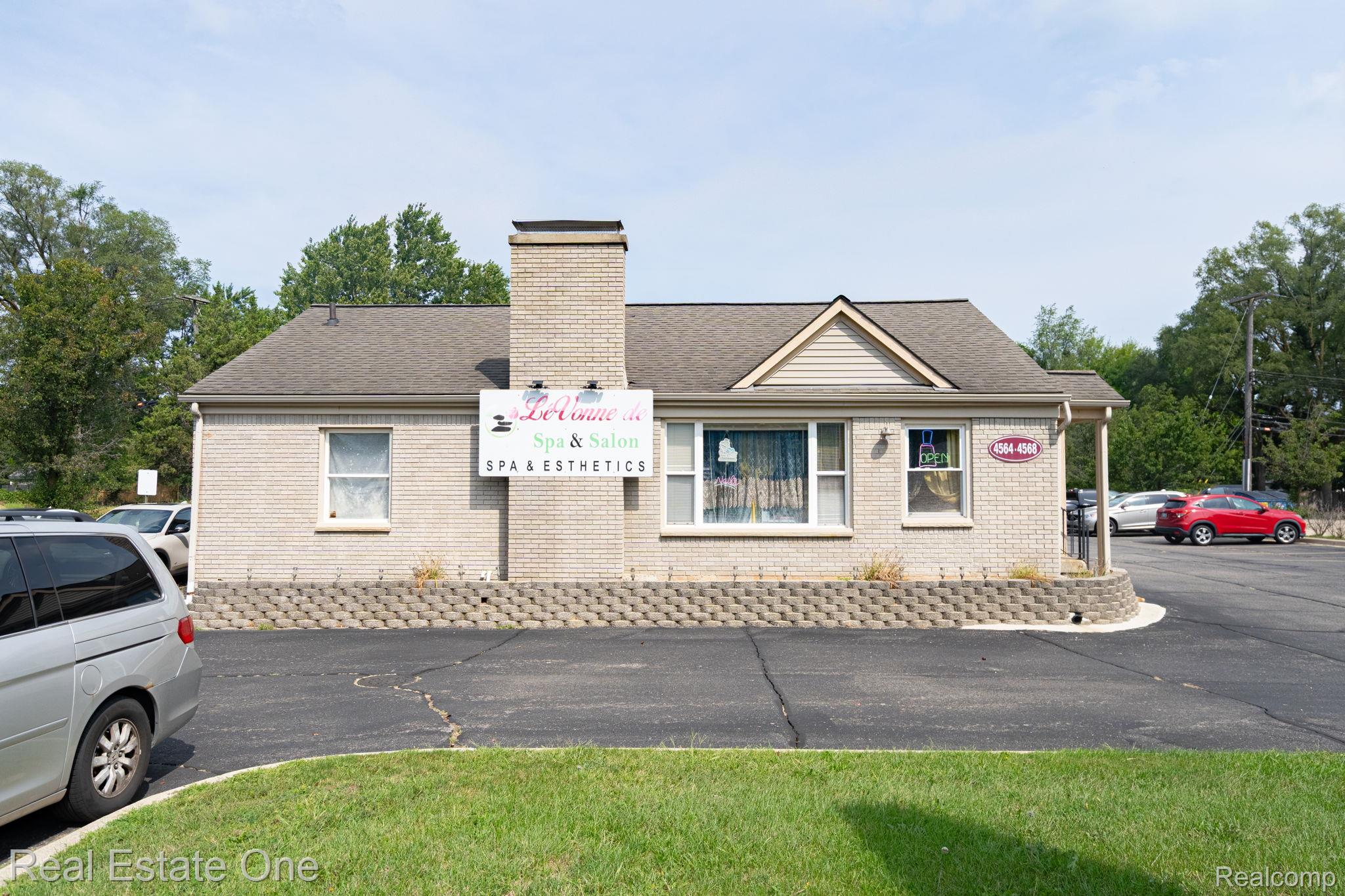 4564-4568 W Walton Boulevard