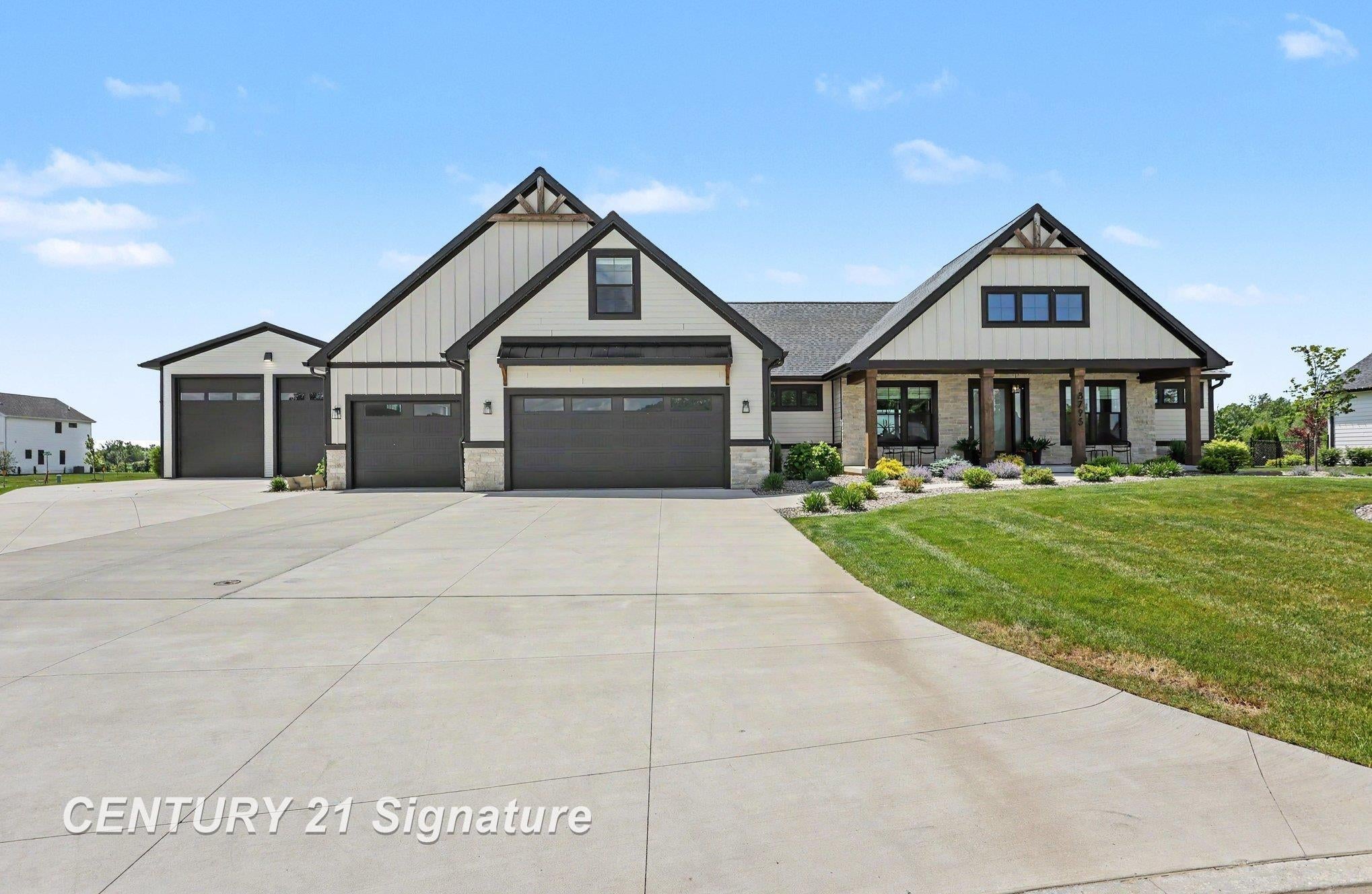 8795 Copper Court