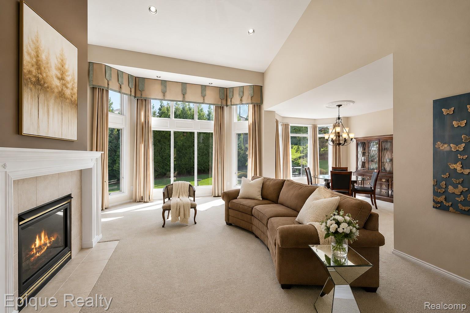 5675 Golf Pointe Drive