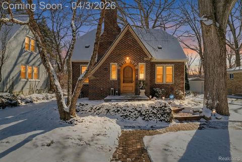 2179 Avondale Street Sylvan Lake City MI 48320