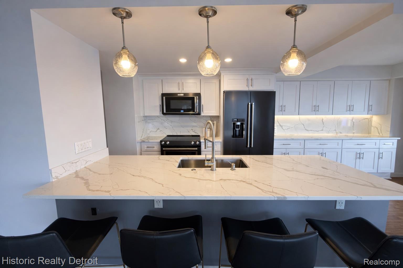 1300 E Lafayette 1812