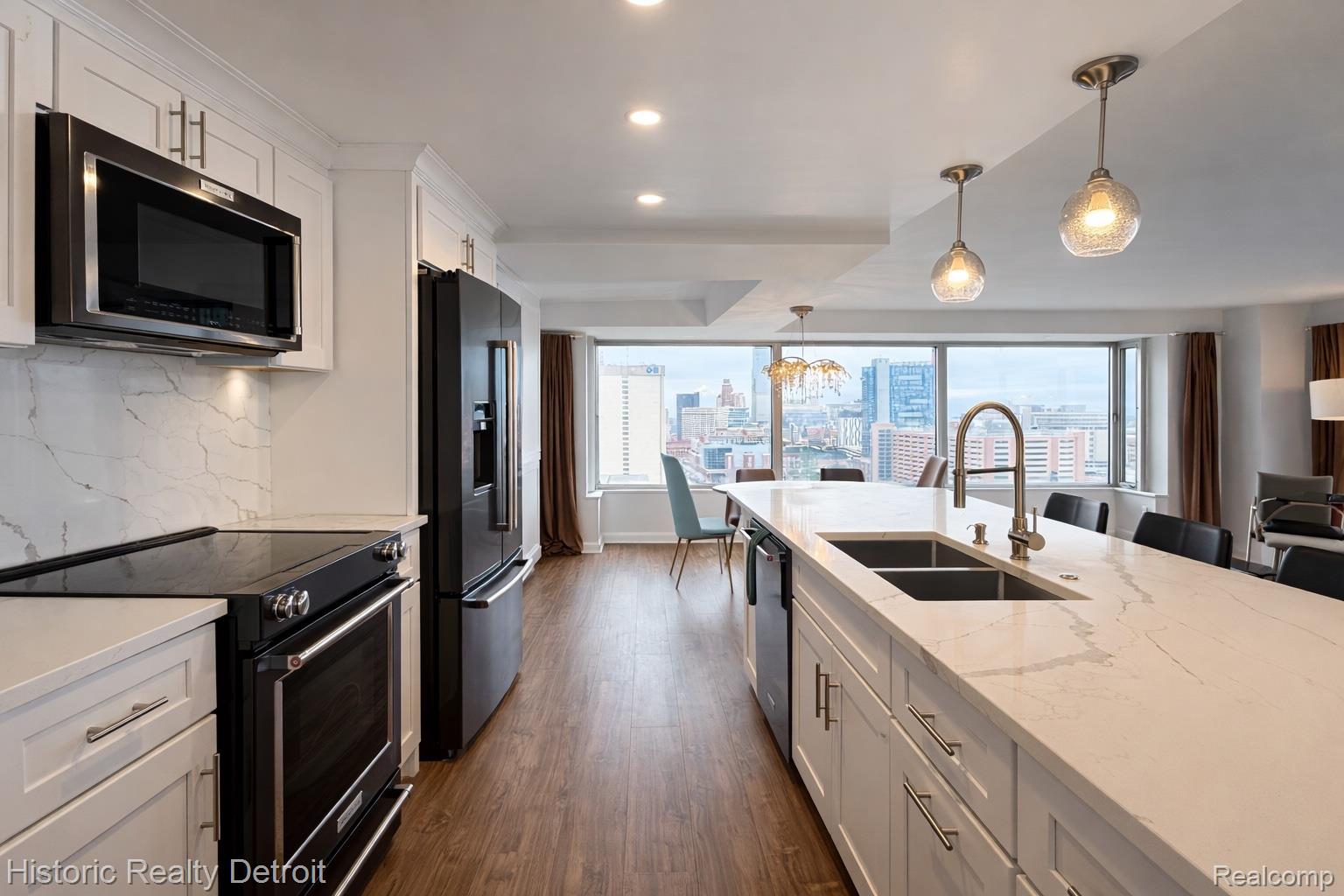 1300 E Lafayette 1812