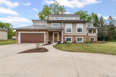 5322 Clintonville Road Independence Charter Township MI 48346