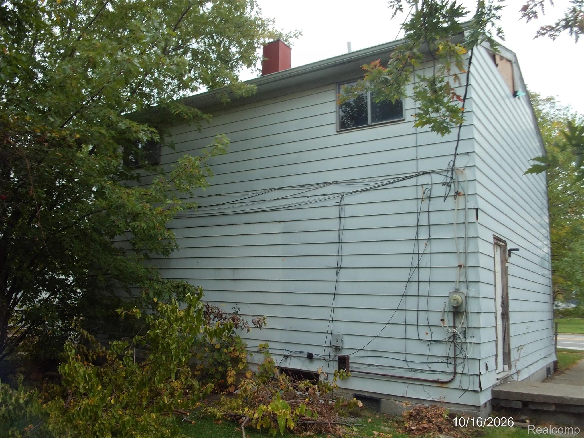 25825 Schoenherr Road