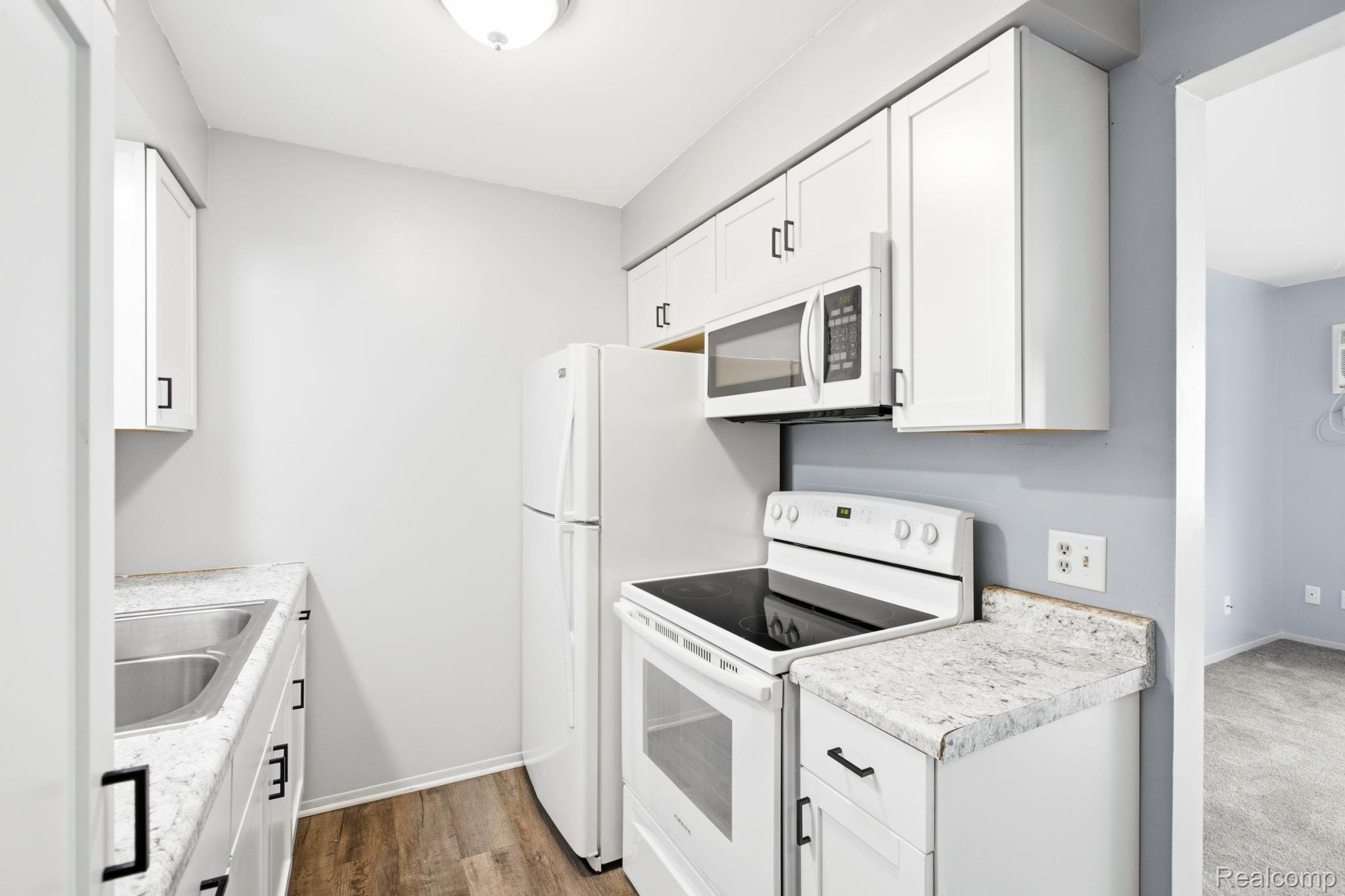 1875 Michigan Avenue 7