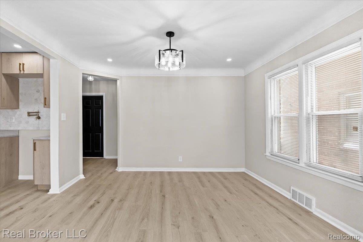 16853 Mansfield Street