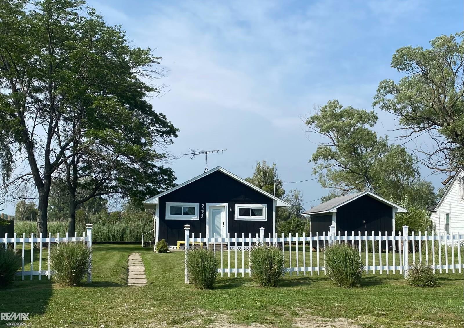 2458 Cottage Lane Lane