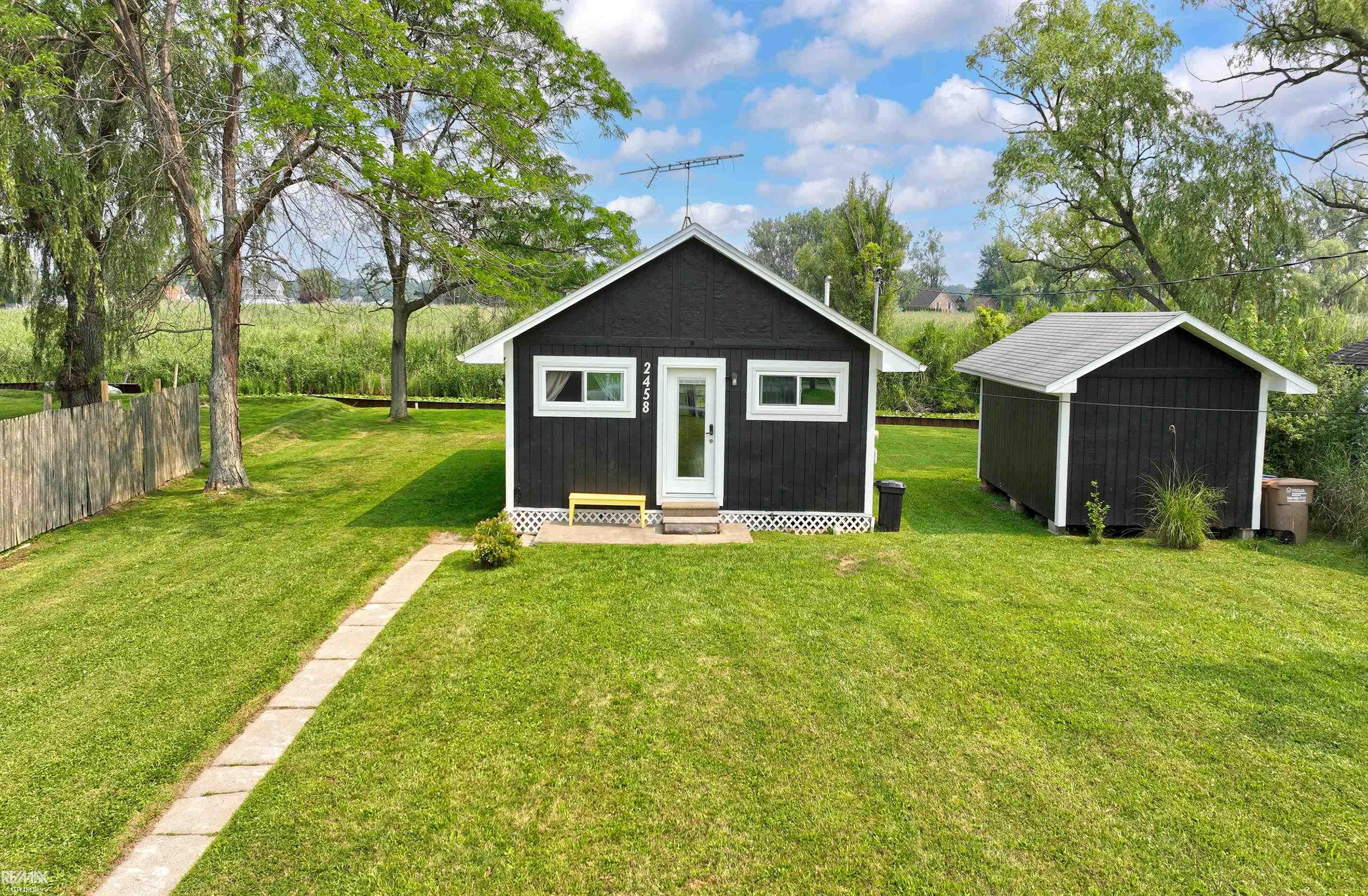 2458 Cottage Lane Lane