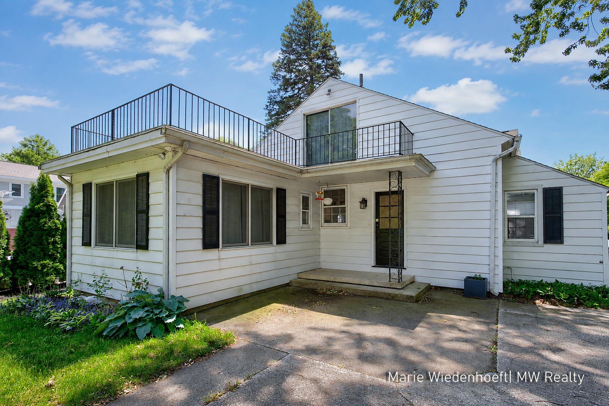 722 Lake Street