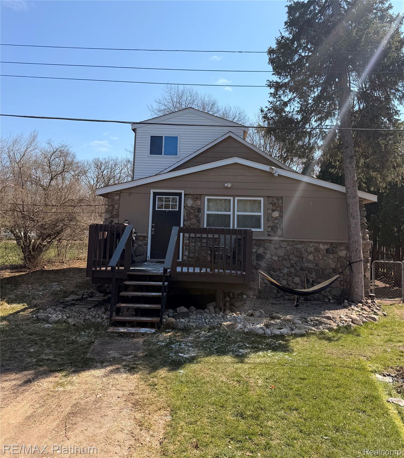 3426 Maple Ridge