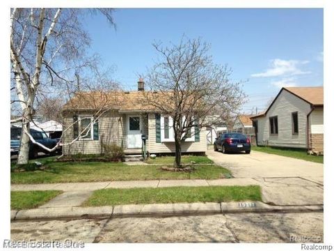 19217 Birmingham Street Roseville City MI 48066