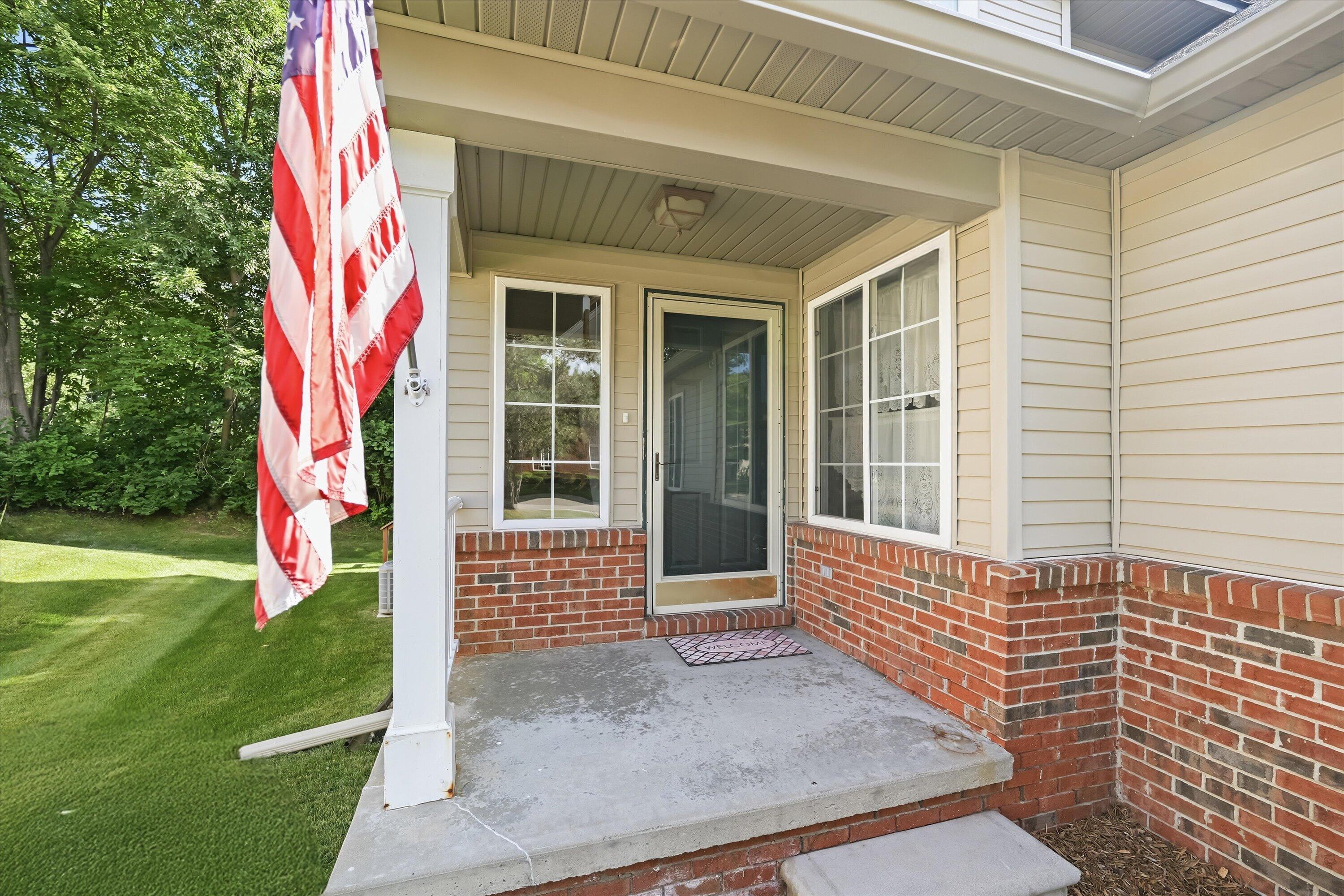 2598 Woodcliff Trail