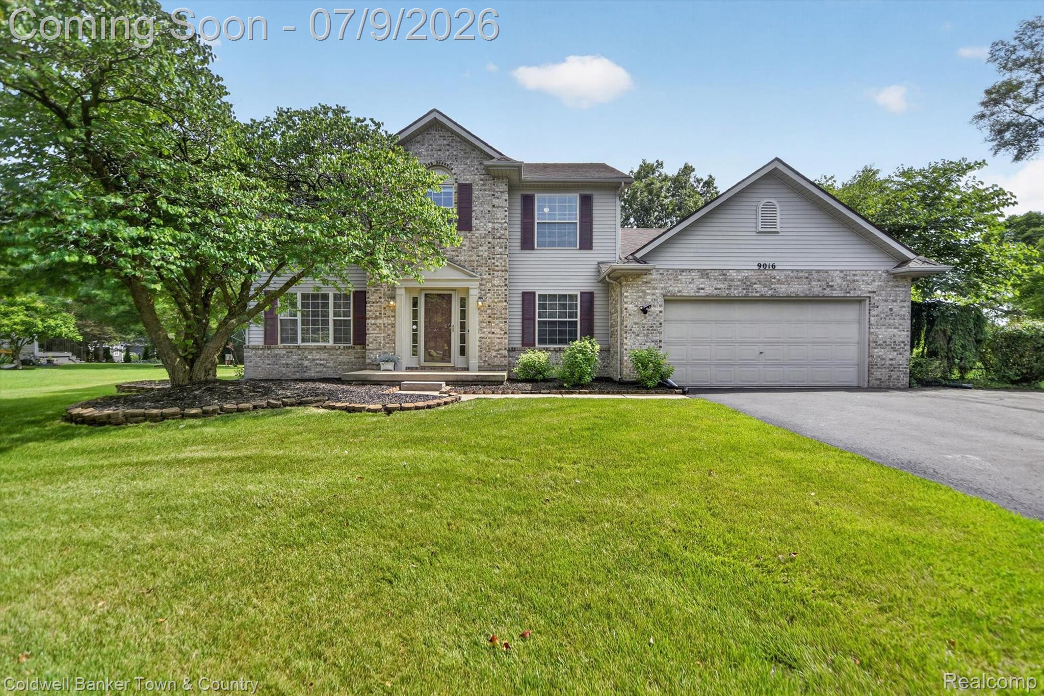 9016 Hyacinth Way