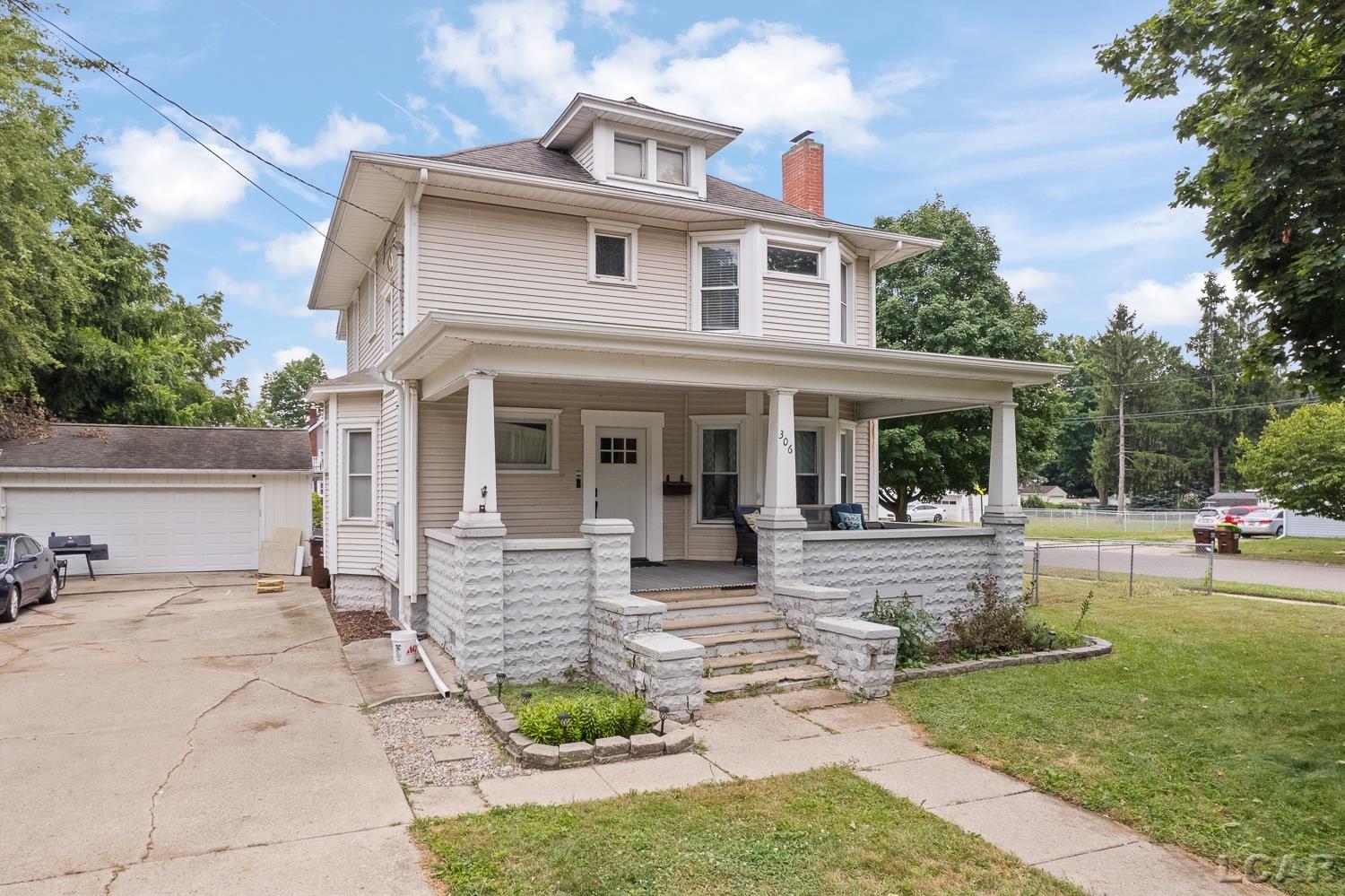 306 N McKenzie Street