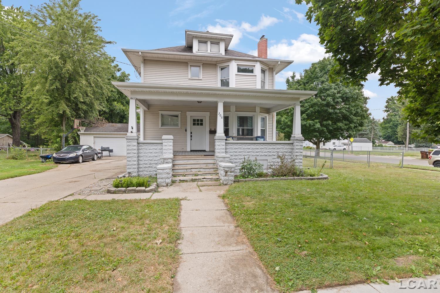 306 N McKenzie Street