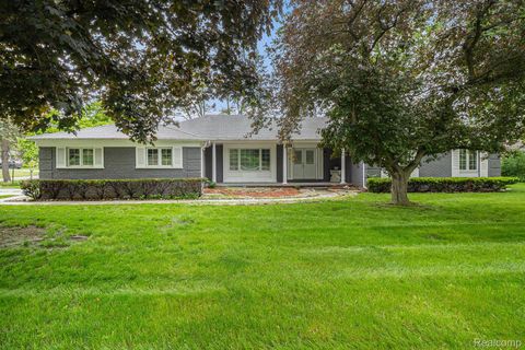 429 Bella Vista Grand Blanc City MI 48439