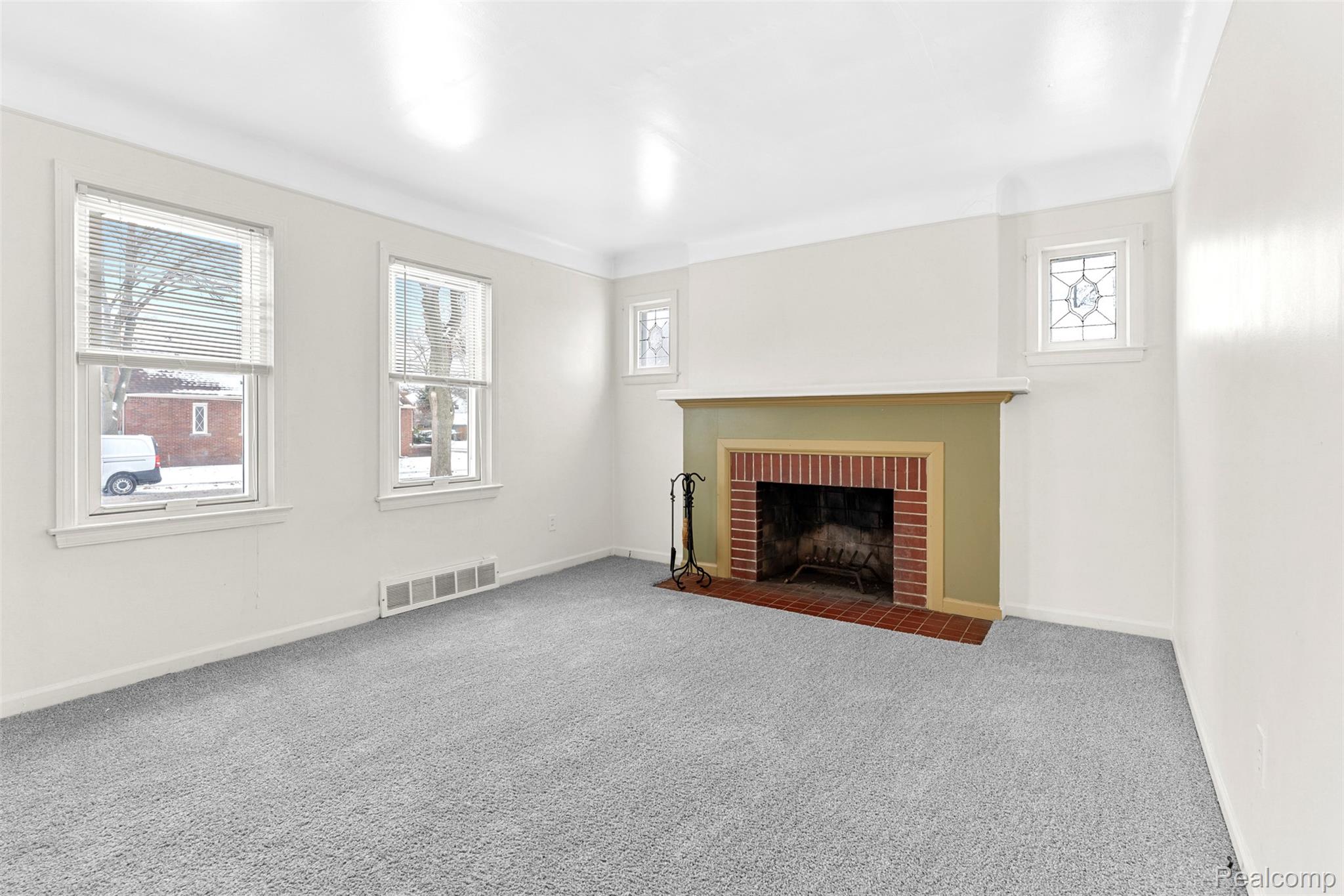 23621 Lawrence Avenue