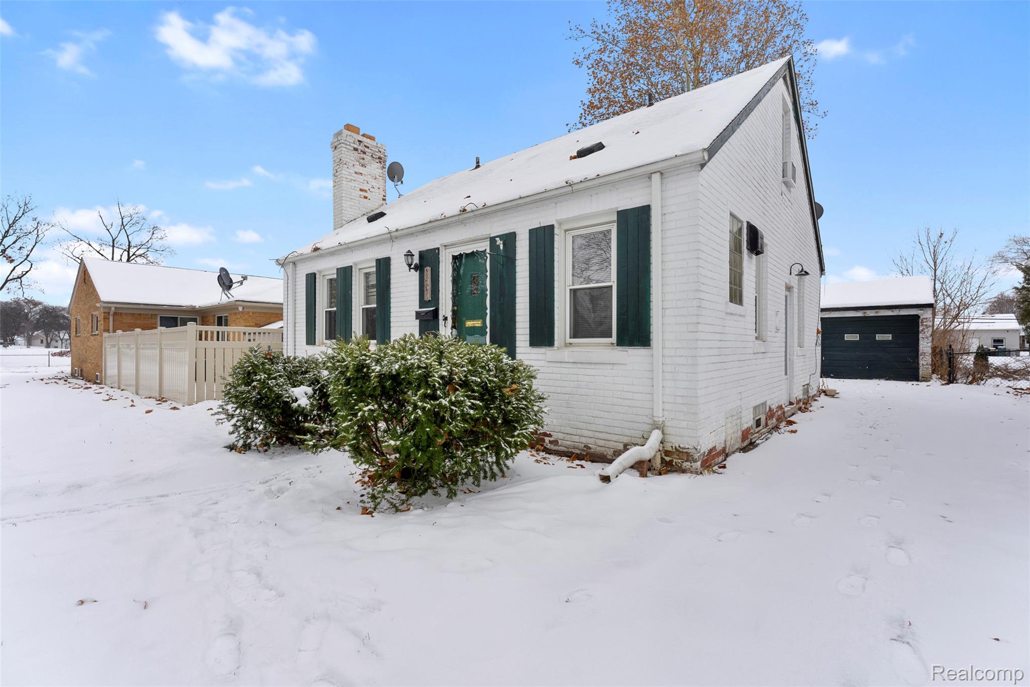 23621 Lawrence Avenue