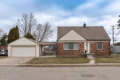 16605 Rosemary Street Fraser City MI 48026