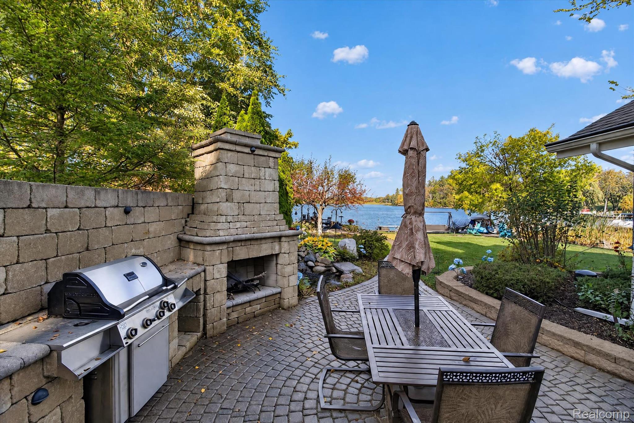 6055 Pinehurst Court
