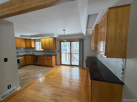 Tiny photo for 3099 Chenoa Street, Commerce Charter Township, MI 48382 (MLS # 20261005339)