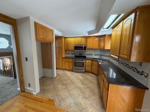 Tiny photo for 3099 Chenoa Street, Commerce Charter Township, MI 48382 (MLS # 20261005339)