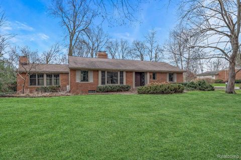 3781 LINCOLN Road Bloomfield Charter Township MI 48301