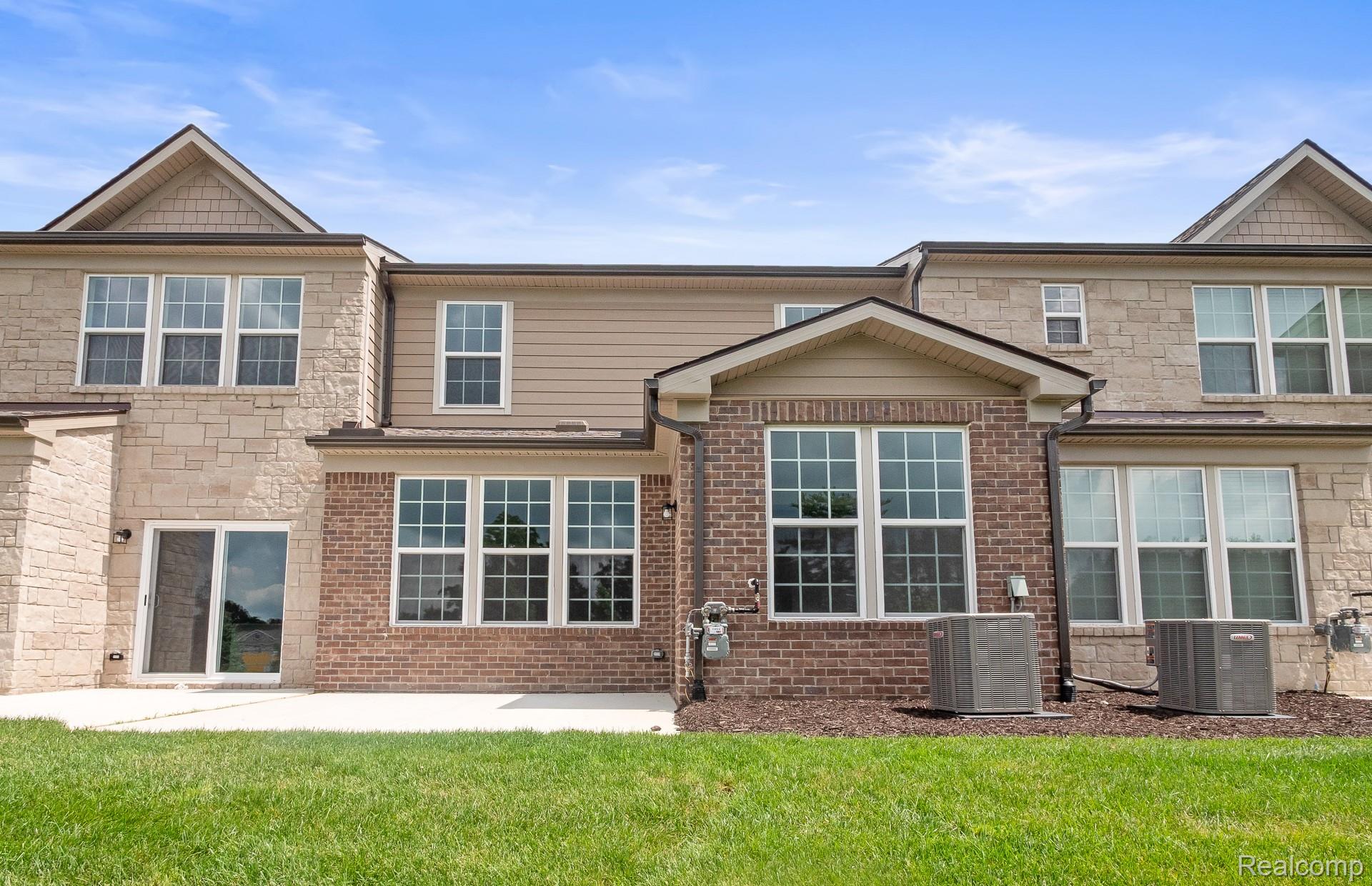 103 Addison Circle