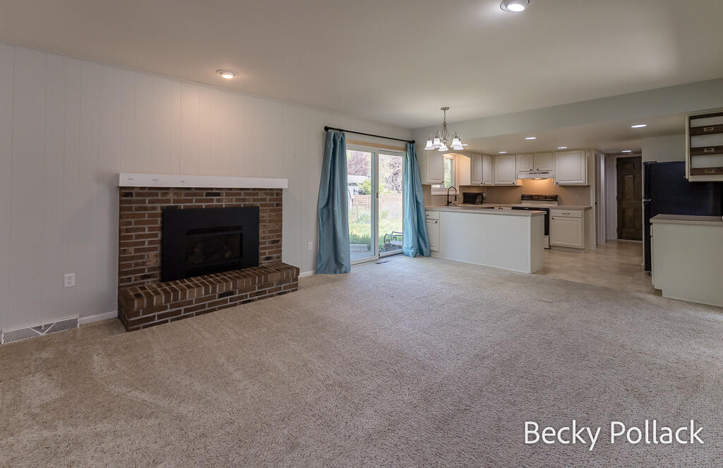 338 N 145th Avenue