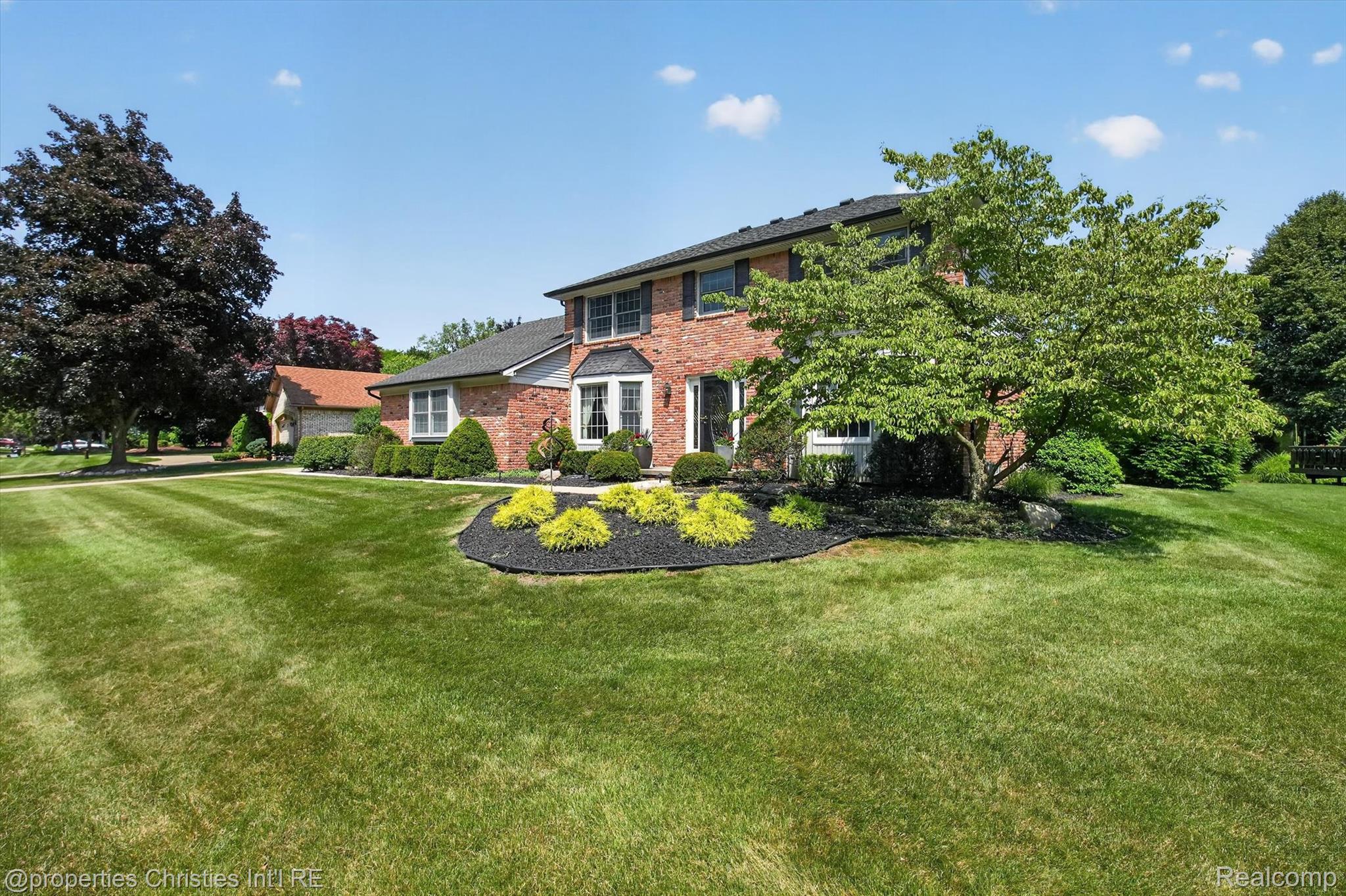 21500 Woodfarm Drive