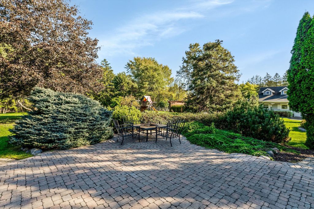 listing image 80