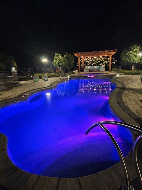 listing image 84