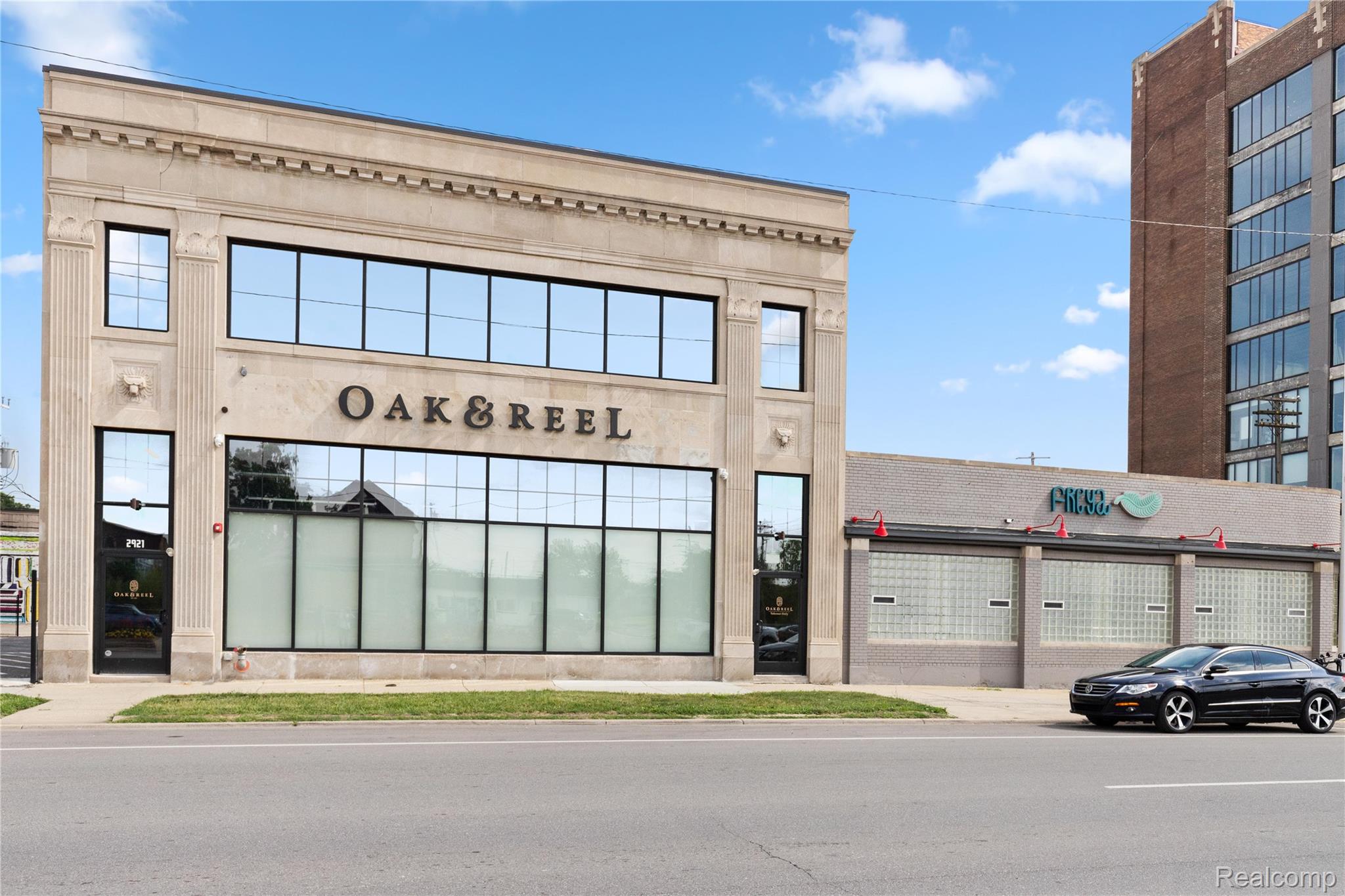 Detroit City, Michigan 48206, United States, 2 Bedrooms Bedrooms, ,3 BathroomsBathrooms,Residential,Active,232722