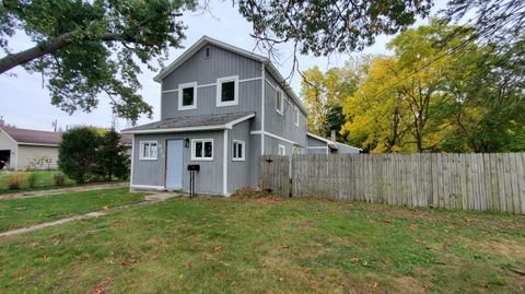 913 N Monroe Street SE Lowell City MI 49331