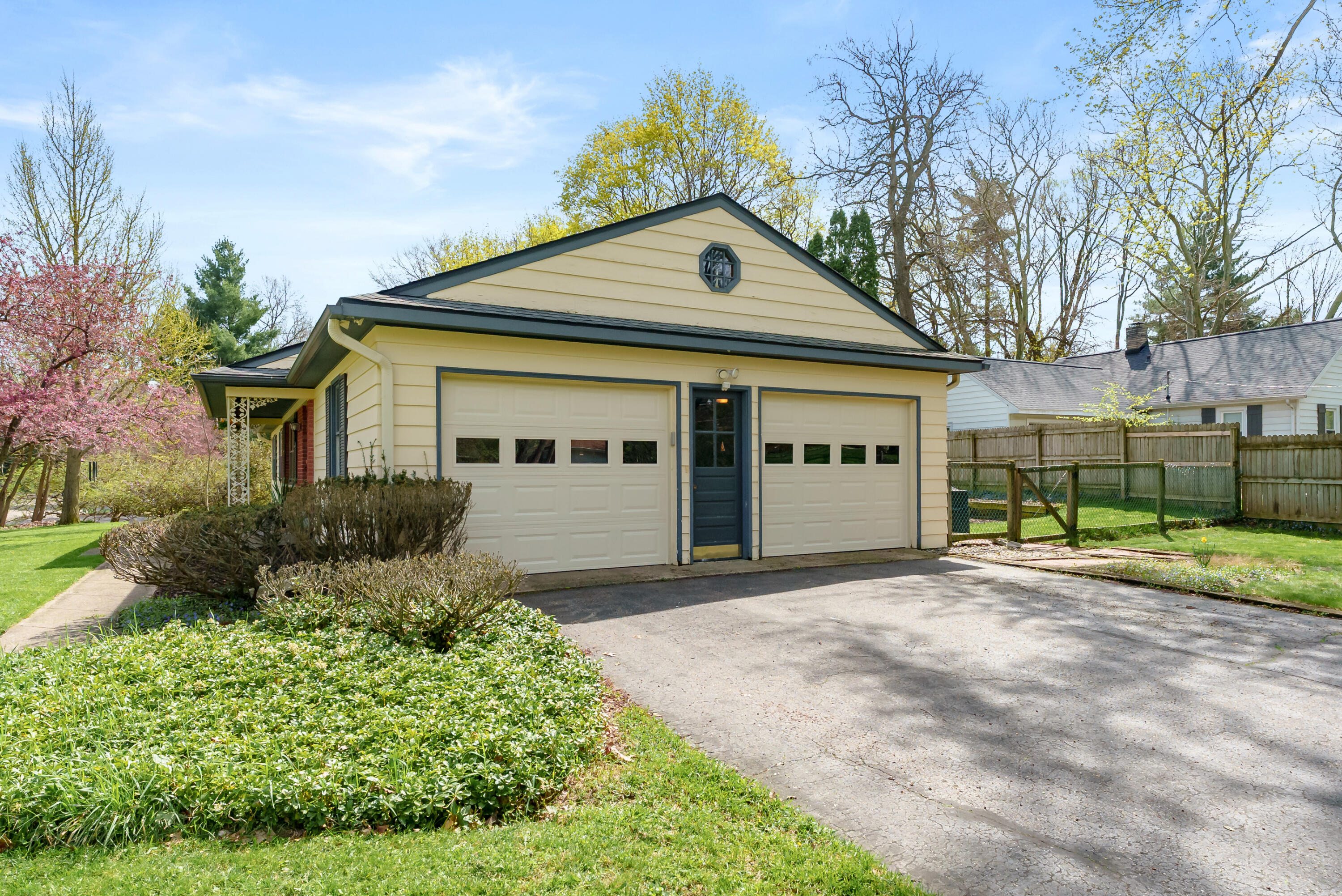 3231 Magnolia Circle