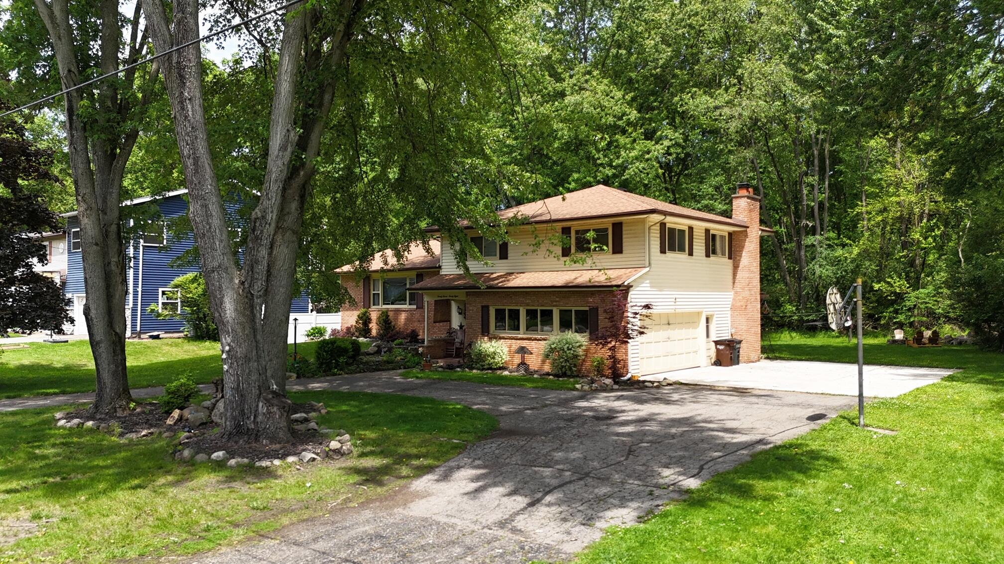 2728 Forest Lake Drive