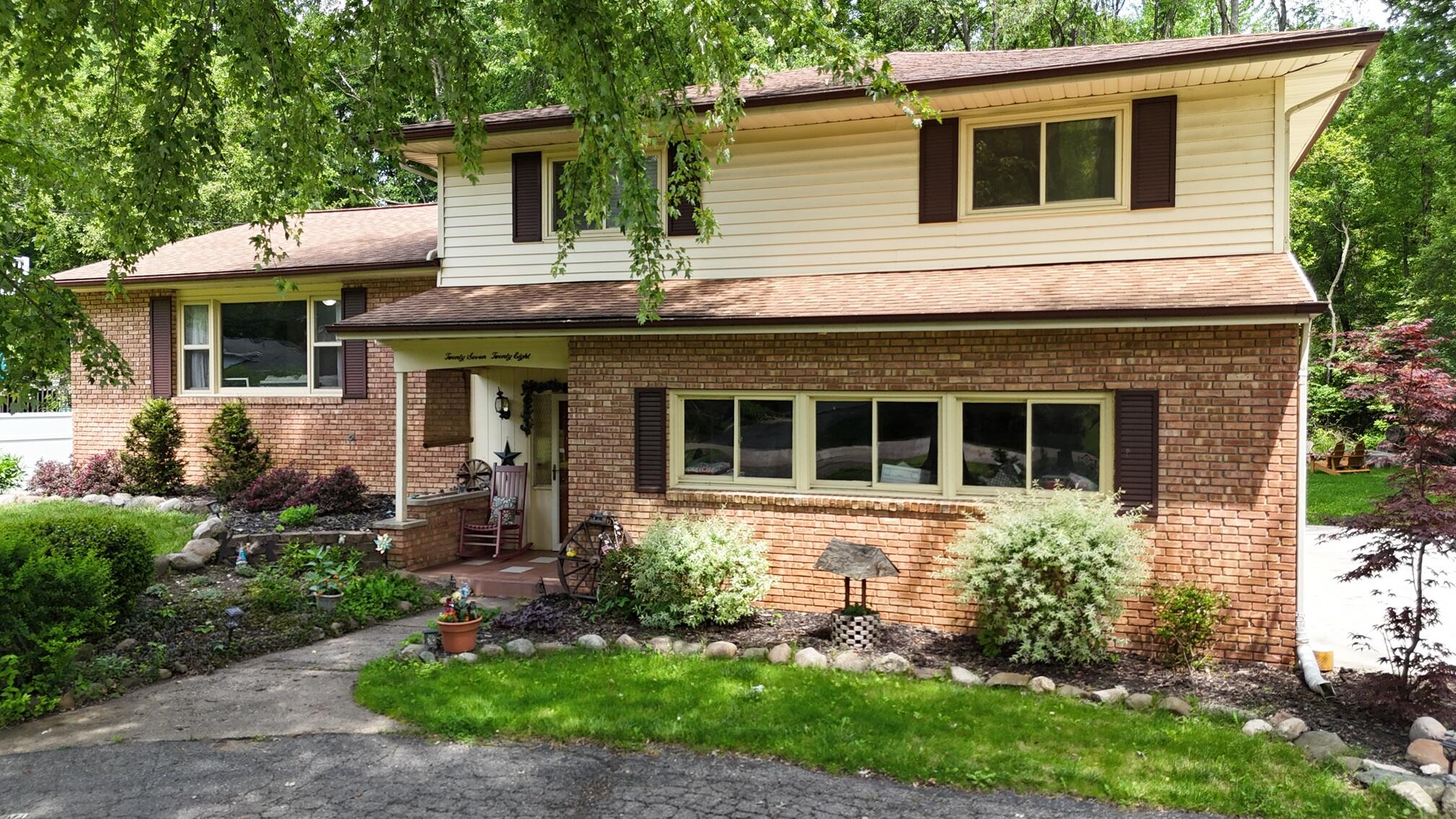 2728 Forest Lake Drive