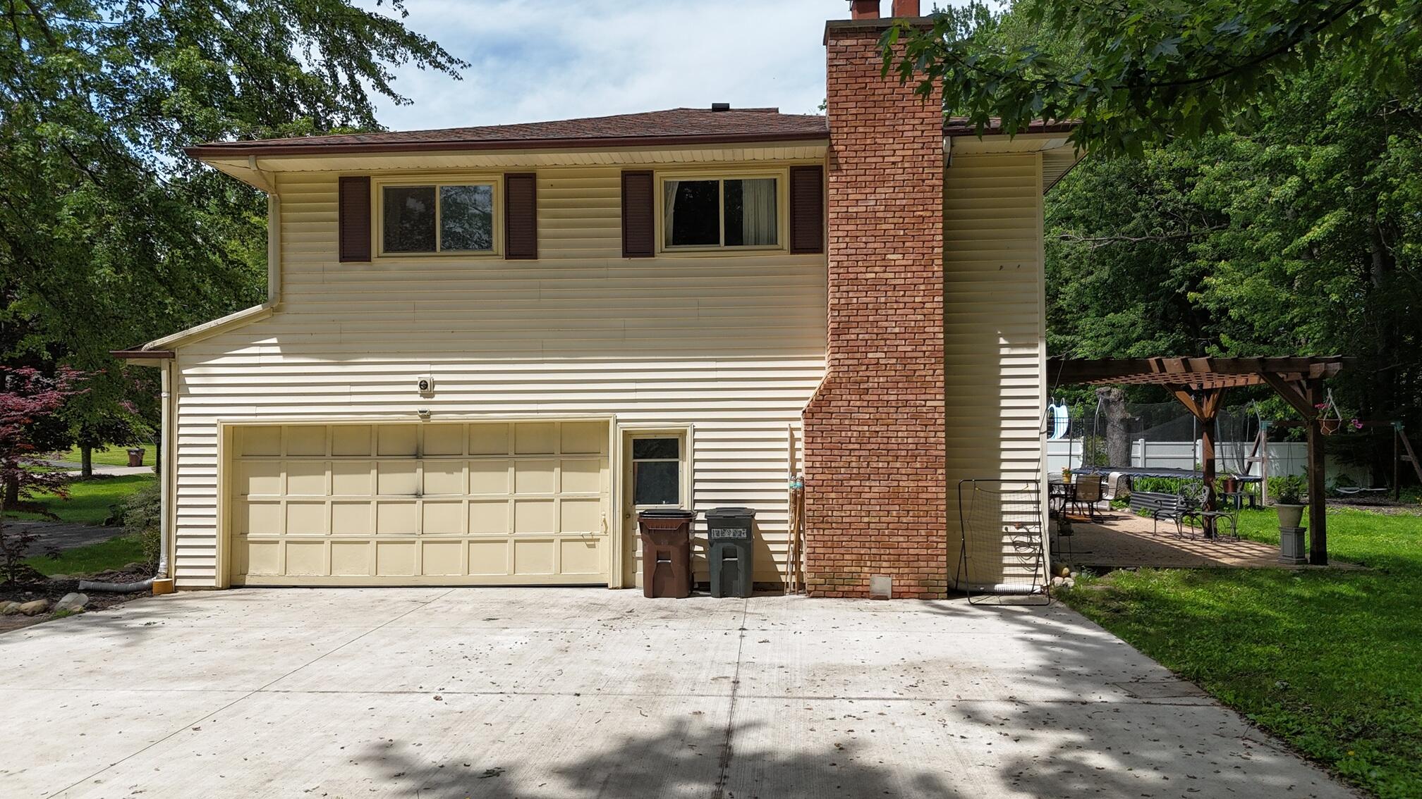 2728 Forest Lake Drive
